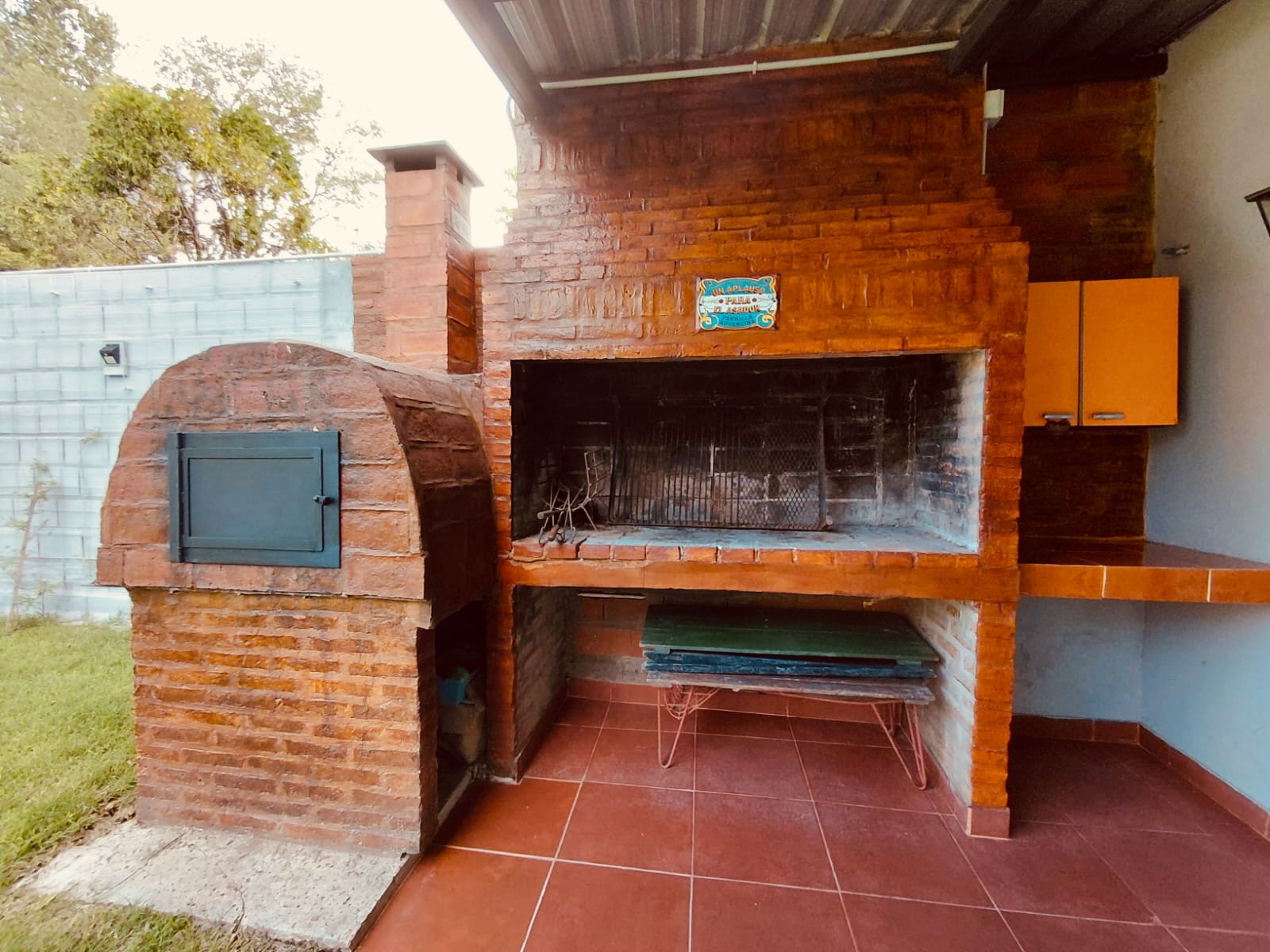 Parrilla y sistema de gas